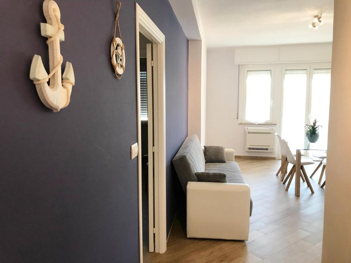 Apartment Charming Apartments, Steps From The