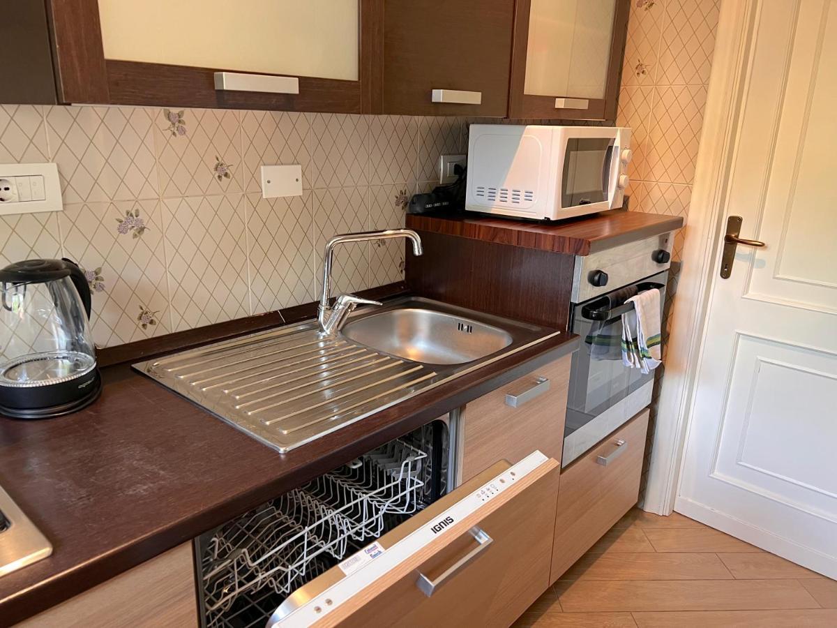 Apartment Charming Apartments, Steps From The